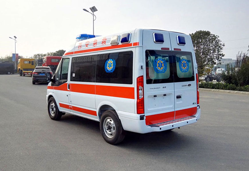 國(guó)六福特V348短軸中頂救護(hù)車(柴油版)